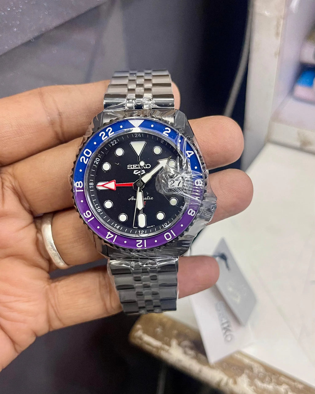 SEIKO GMT 5 SPORTS AUTOMATIC BLACK DIAL