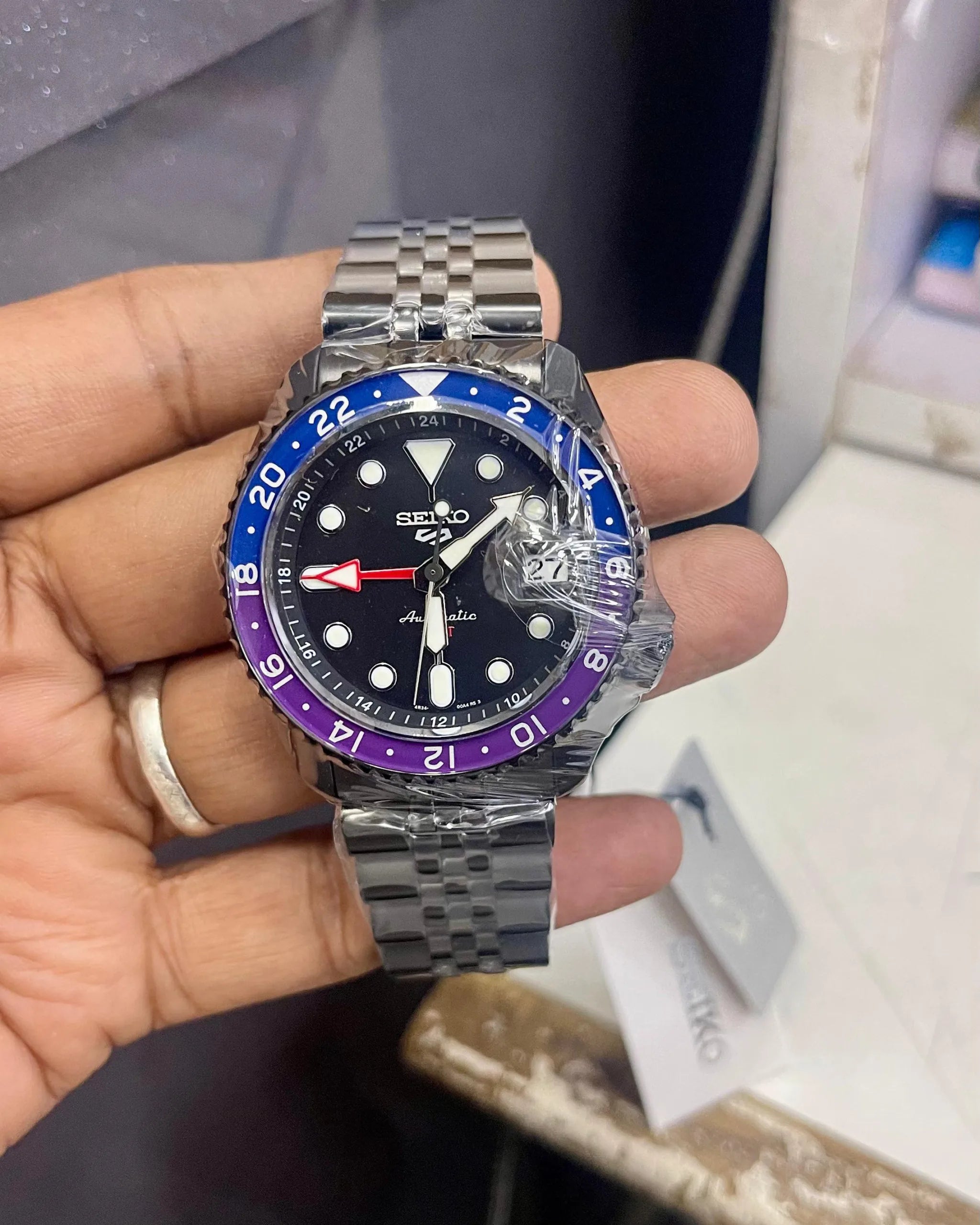 SEIKO GMT 5 SPORTS AUTOMATIC BLACK DIAL