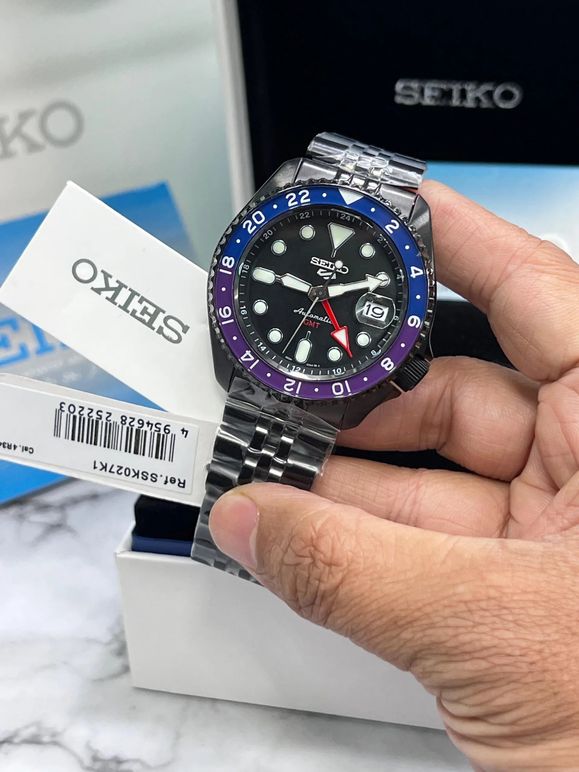 SEIKO GMT 5 SPORTS AUTOMATIC BLACK DIAL