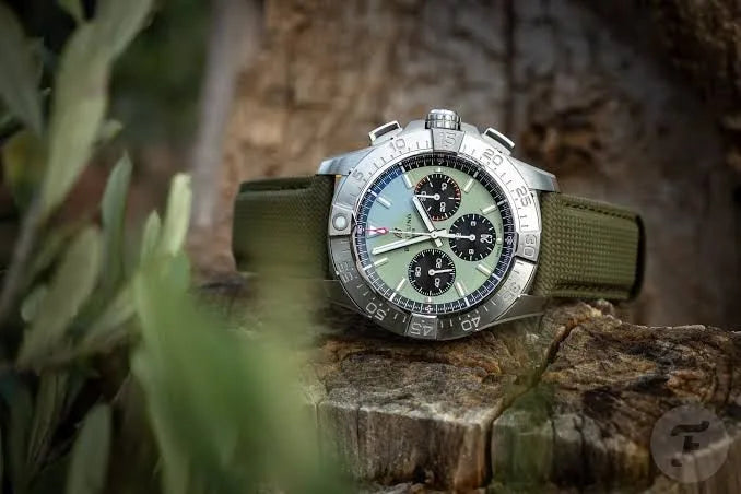 BREITLING AVENGER CHRONOGRAPH 44 7AA PREMIUM GREEN DIAL