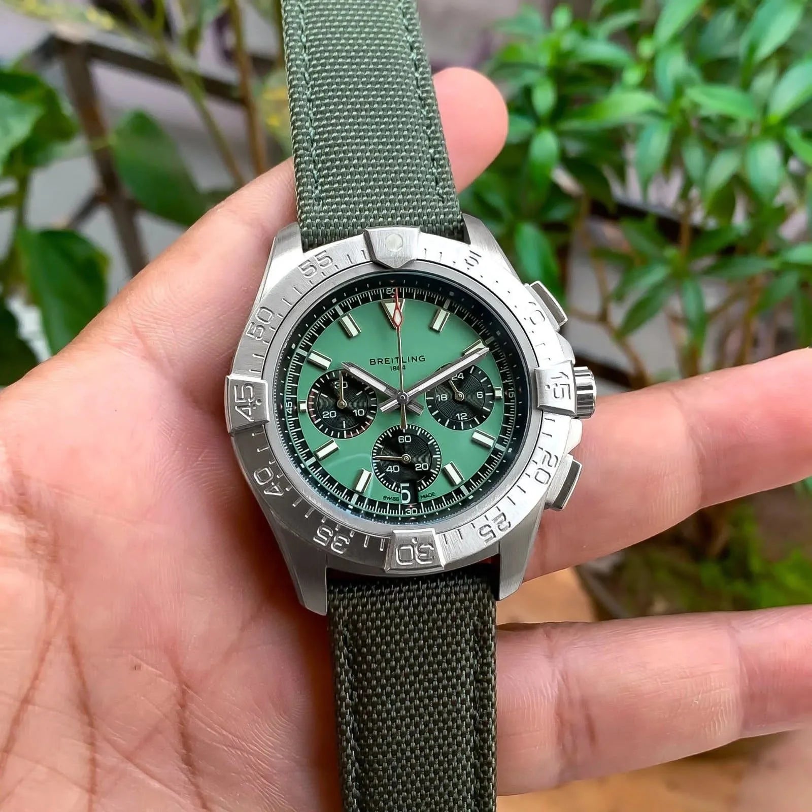BREITLING AVENGER CHRONOGRAPH 44 7AA PREMIUM GREEN DIAL